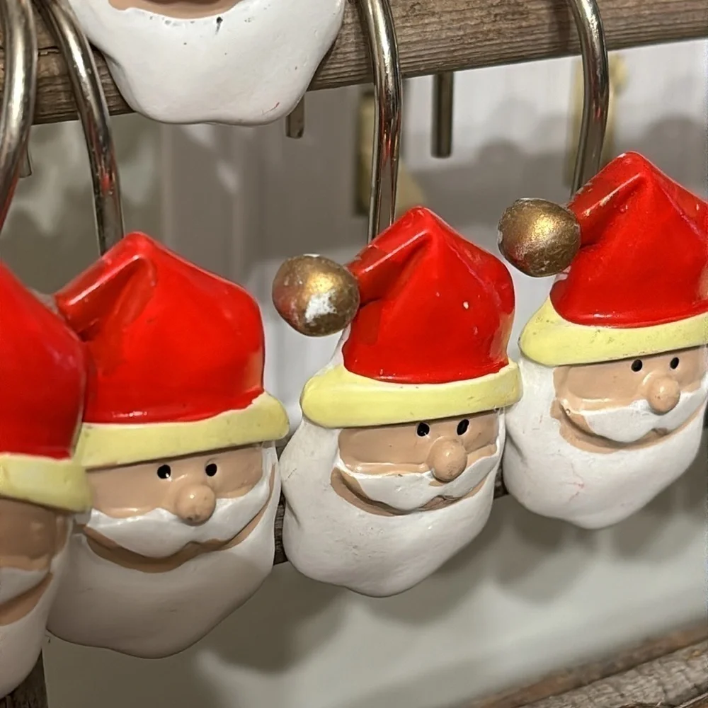 EUC! TWO SETS OF SHOWER CURTAIN HOOKS 12 SANTA HOOKS AND 12 GNOME W/SN…